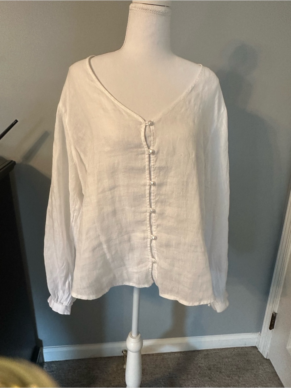Cynthia Rowley White Button-Front Linen V-Neck Blouse